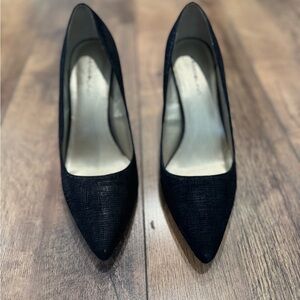 Chic Black Textured Heels